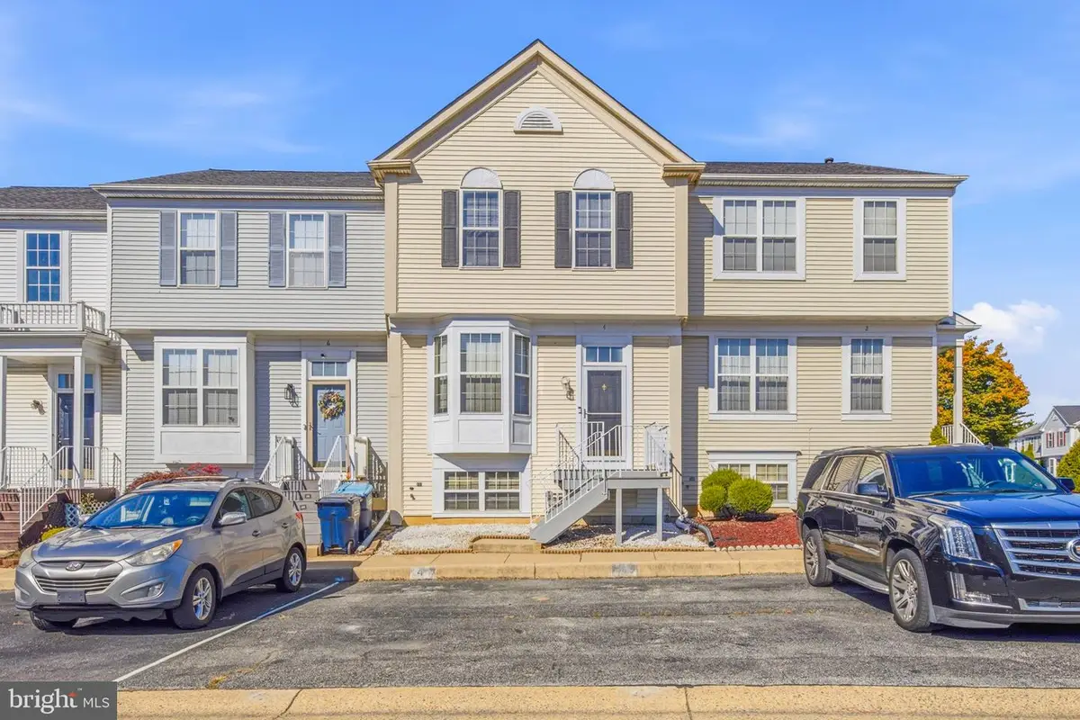 4 Creek Ln, Newark, DE 19702 - #1