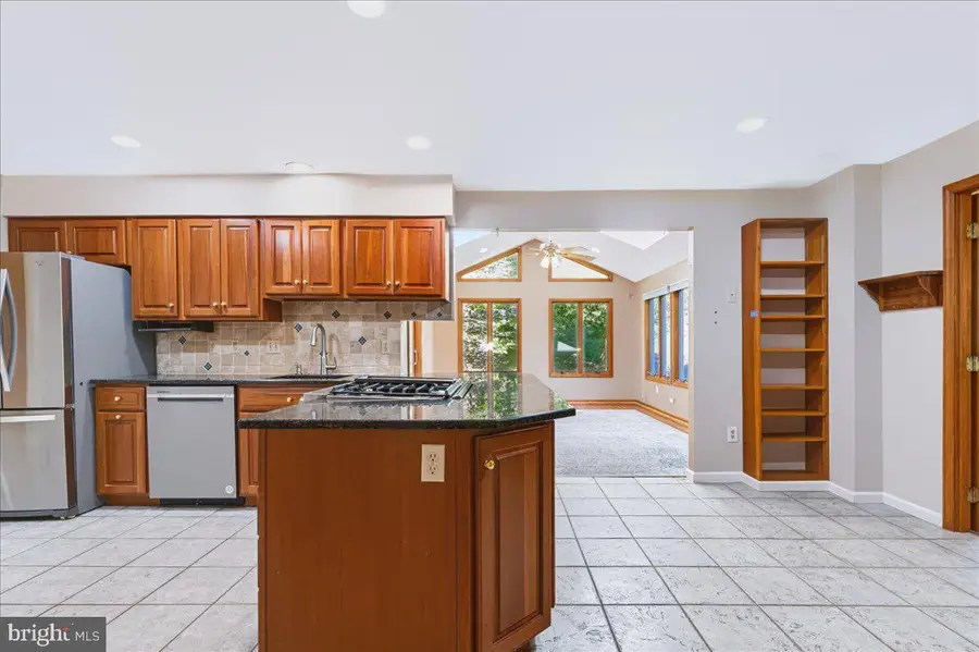 6 Woodshaw Rd, Newark, DE 19711 - #2
