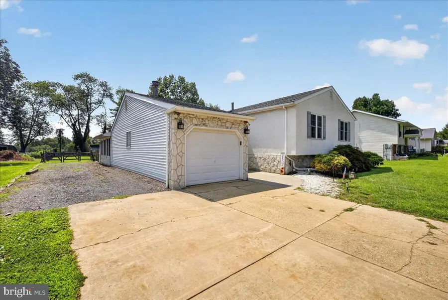 130 Garwood Dr, Bear, DE 19701 - #3