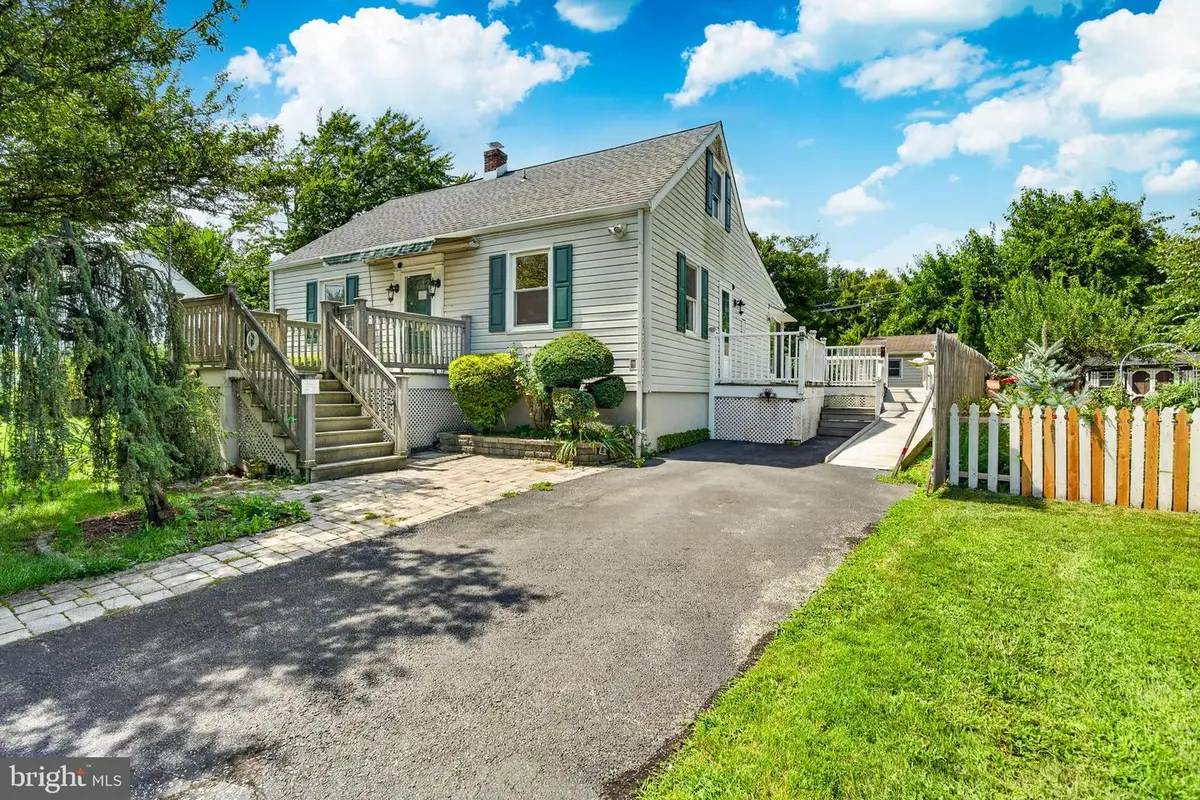 5 Devon Rd, Wilmington, DE 19809 - #1