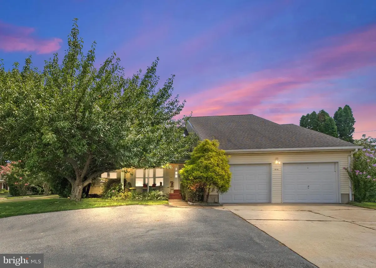 444 Polly Drummond Hill Rd, Newark, DE 19711 - #1