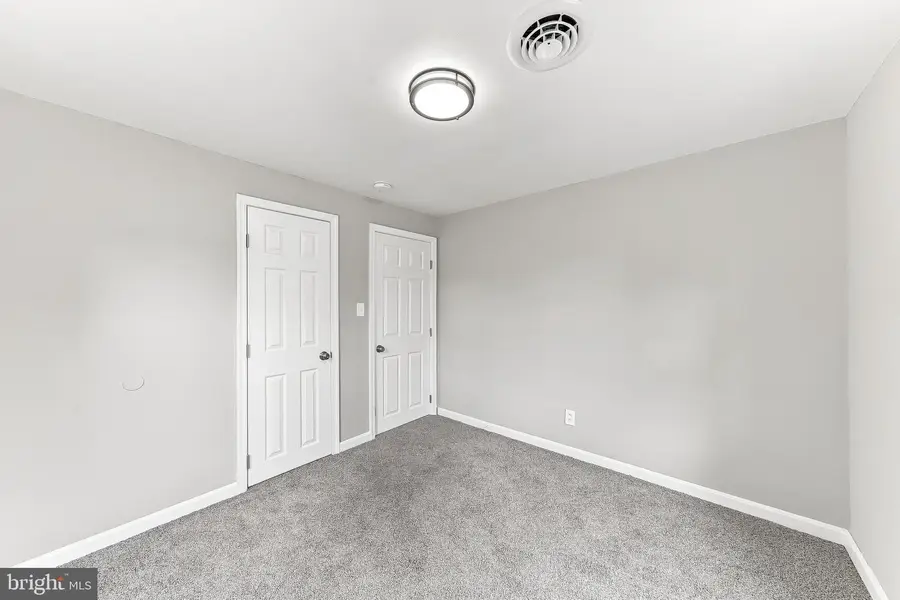 304 Frazer Pl, New Castle, DE 19720 - #3
