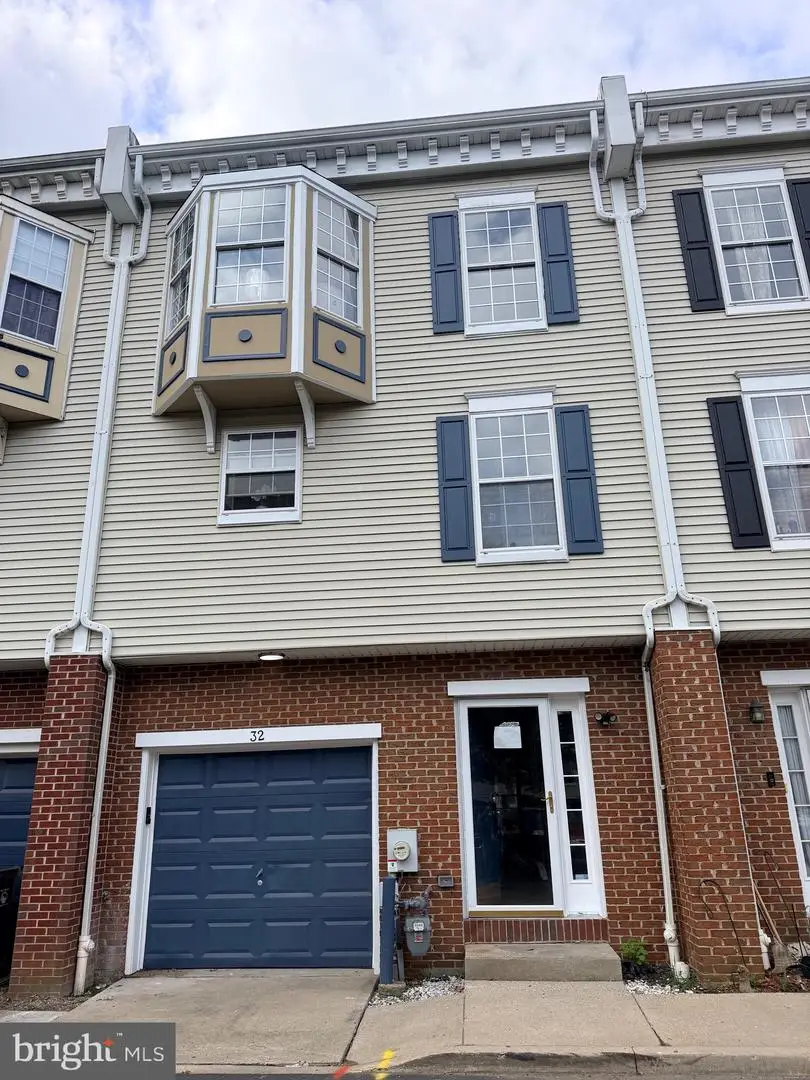 32 E Mccaulley Ct, Wilmington, DE 19801 - #1
