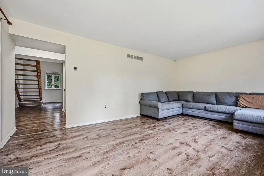 937 Alexandria Dr, Newark, DE 19711 - #3