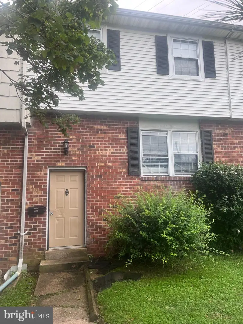 32 E Salisbury Dr, Wilmington, DE 19809 - #1