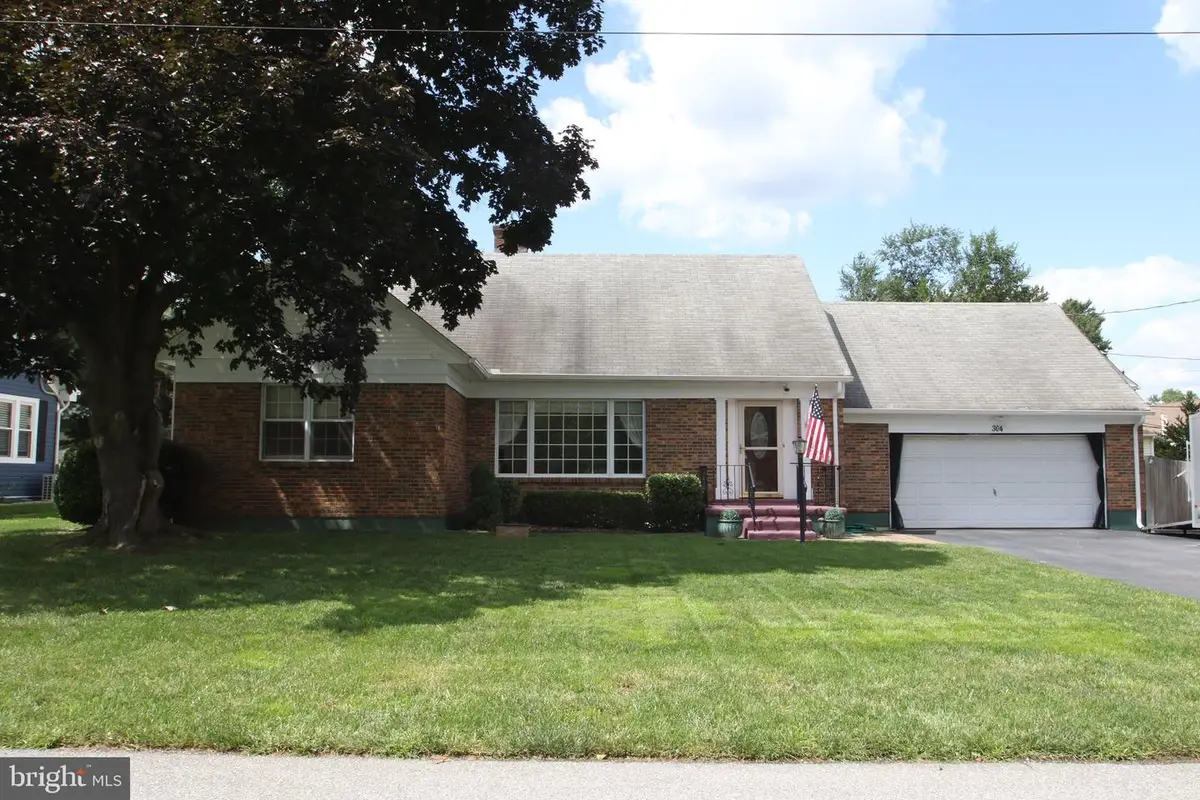 304 Hamilton St., Delaware City, DE 19706 - #1