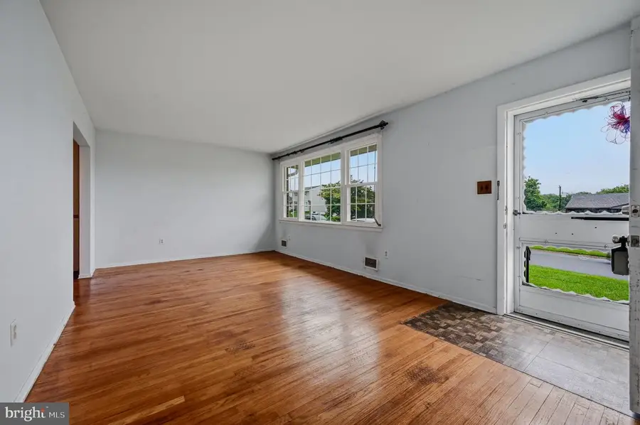 308 Brewster Dr, Newark, DE 19711 - #3