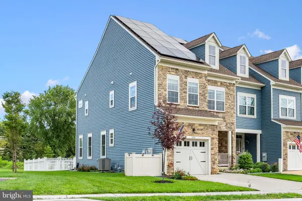 206 Grove View Dr, HOCKESSIN, DE 19707