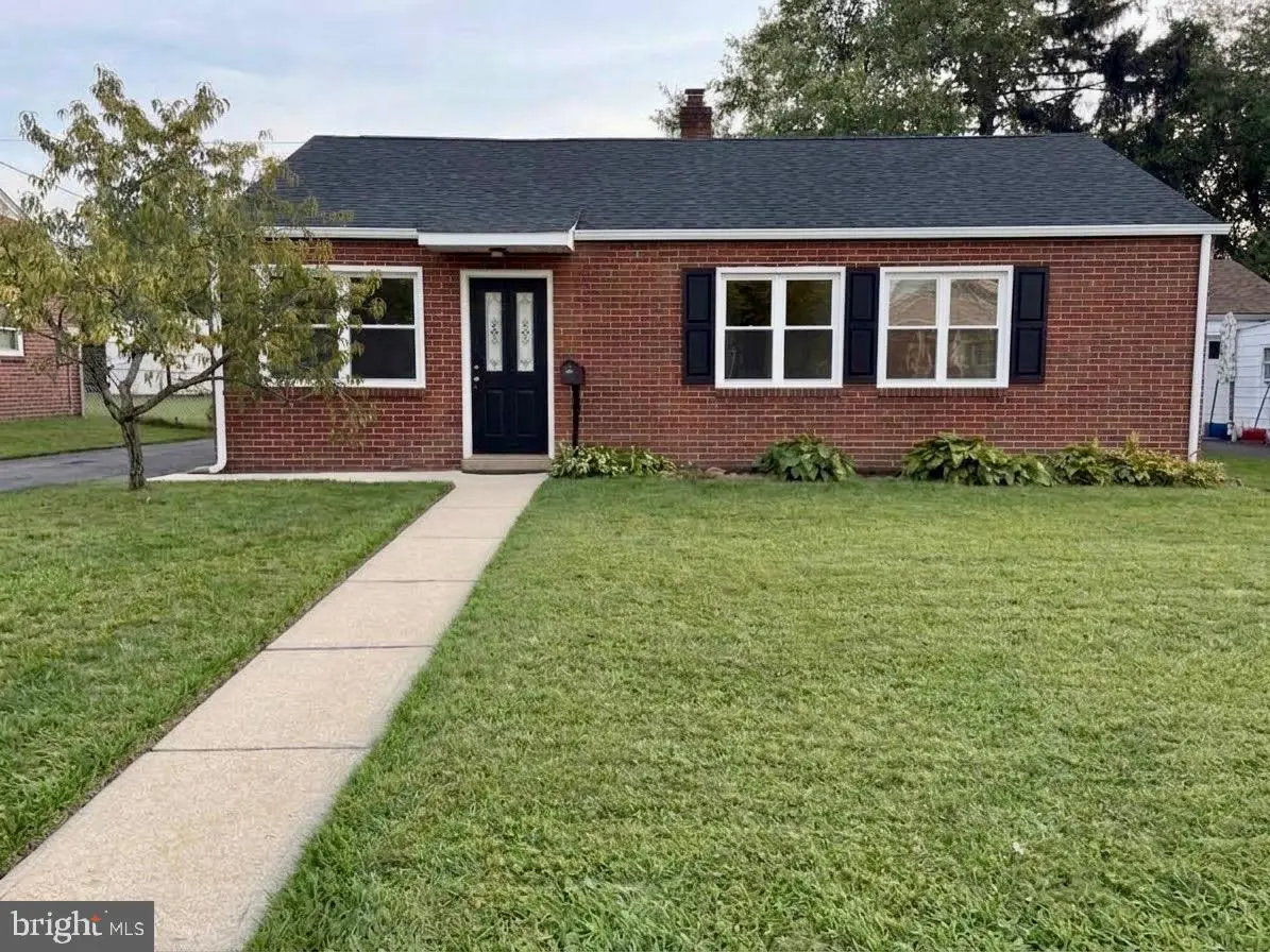 225 Bassett Ave, New Castle, DE 19720 - #1