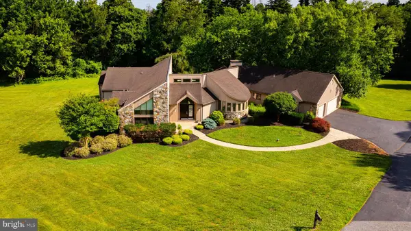 12 W Mozart Dr, WILMINGTON, DE 19807