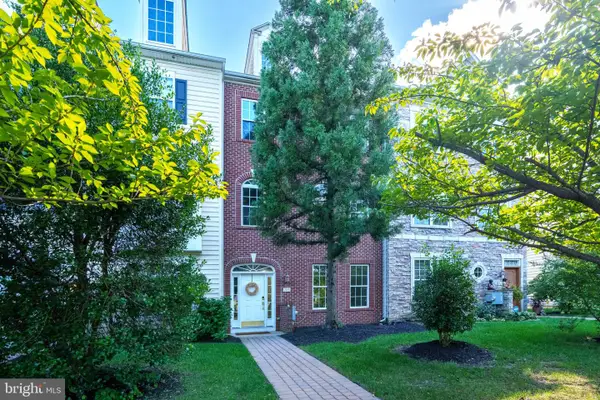 709 Observatory Dr, BEAR, DE 19701