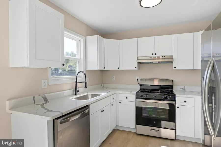8 Bergen Ct, Newark, DE 19702 - #2