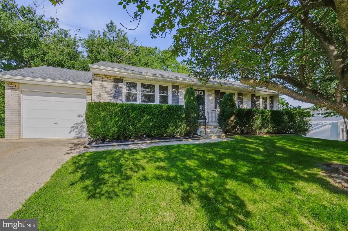 13 Cornwall Dr, Newark, DE 19711 - #1