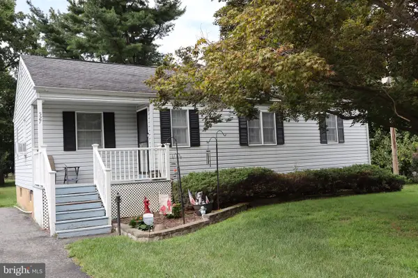 527 Connell Dr, BEAR, DE 19701