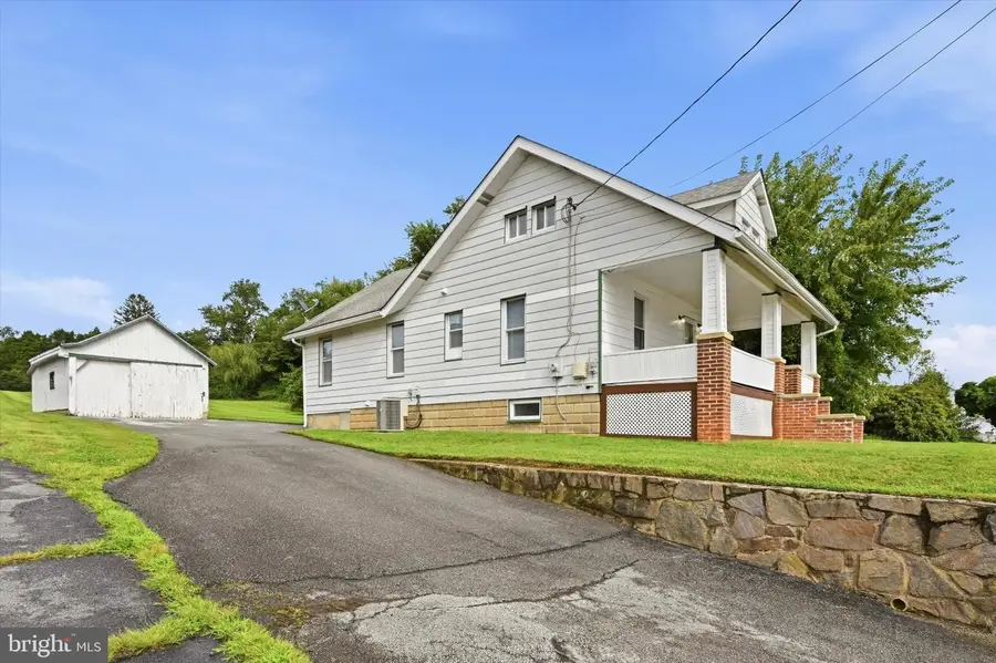 19 W Main St, Christiana, DE 19702 - #2