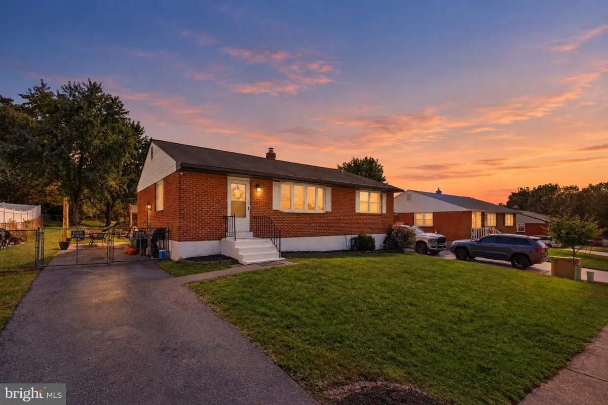 32 Tiverton Cir, Newark, DE 19702 - #1