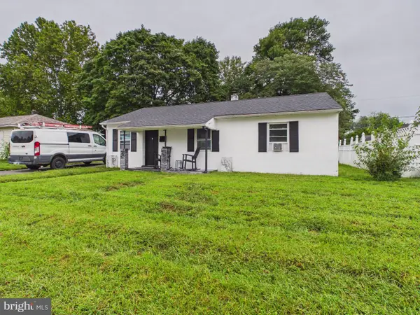 49 Memorial Dr, NEW CASTLE, DE 19720