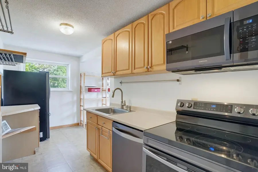 79 Madison Dr, Newark, DE 19711 - #3