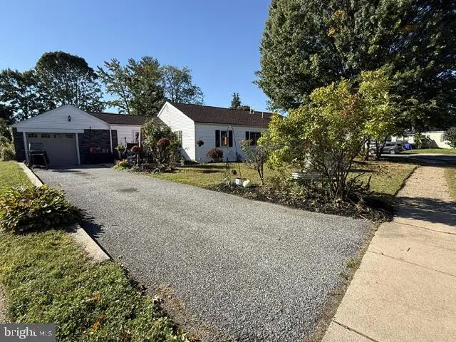 718 Woodsedge Rd, Wilmington, DE 19804 - #1