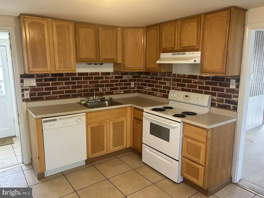 207 N Main St, Saint Georges, DE 19733 - #2