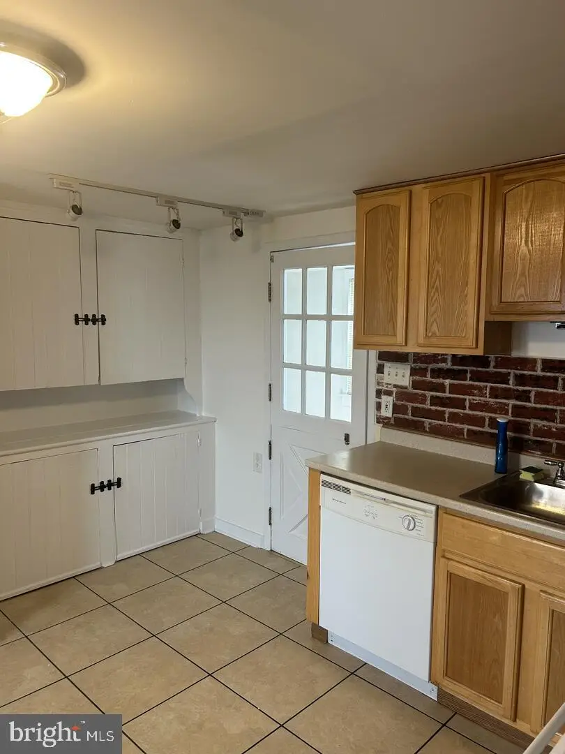 207 N Main St, Saint Georges, DE 19733 - #3