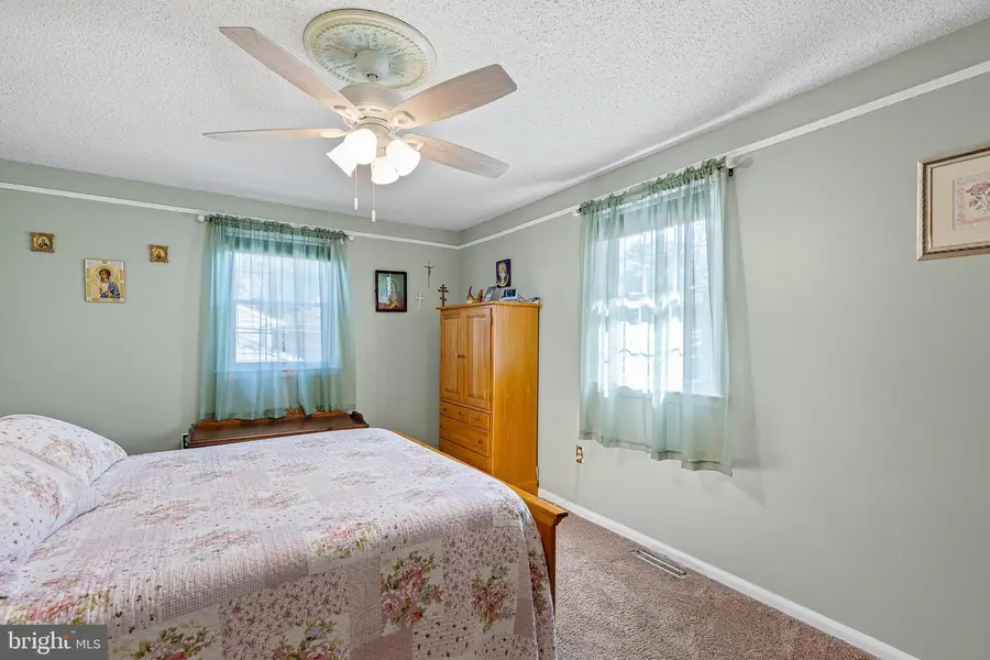 2002 Gravers Ln, Wilmington, DE 19810 - #2