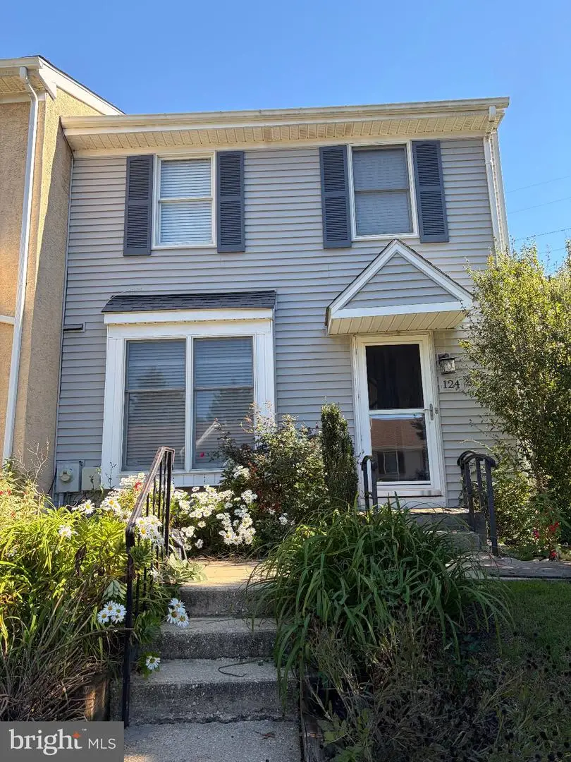 124 Woodhill Rd, Wilmington, DE 19809 - #1