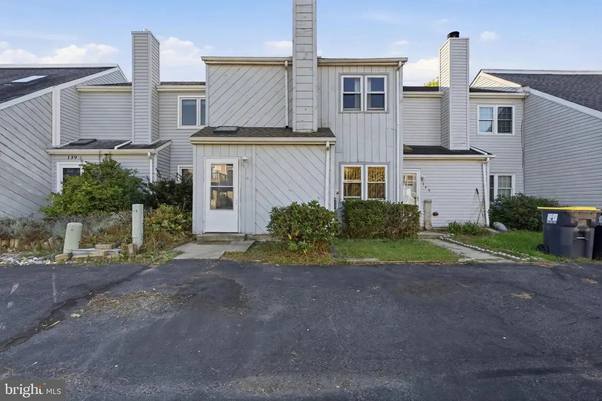 141 Valley Cir, Newark, DE 19711 - #1