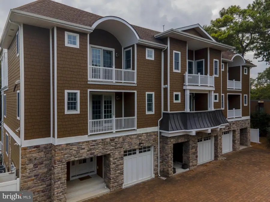 38520 Pine Ln #2, Rehoboth Beach, DE 19971 - Image #3