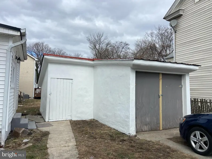 402 E King St, Seaford, DE 19973 - #3