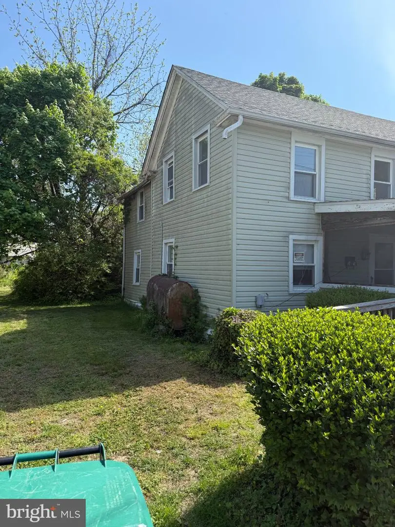 215 1st St, Bridgeville, DE 19933 - #2