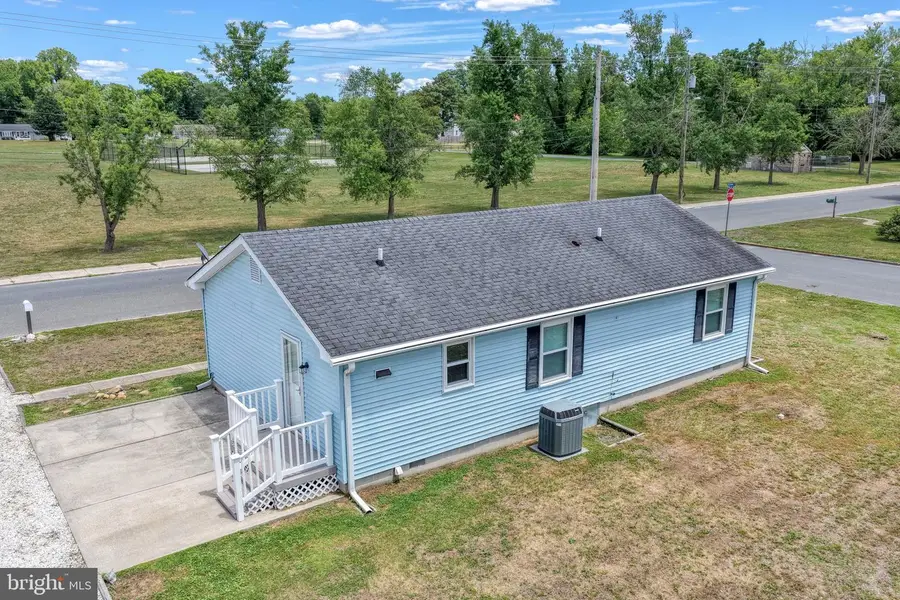 615 Wilson St, Laurel, DE 19956 - #3