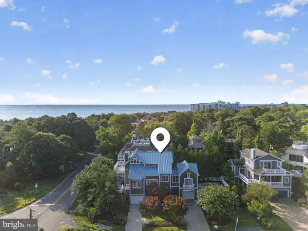 54 Surf Ave, REHOBOTH BEACH, DE 19971