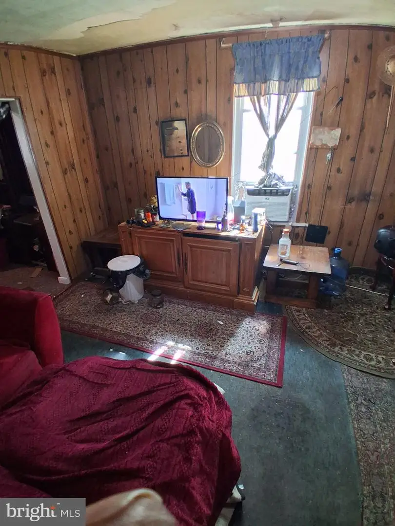 228 W 8th St, Laurel, DE 19956 - #3