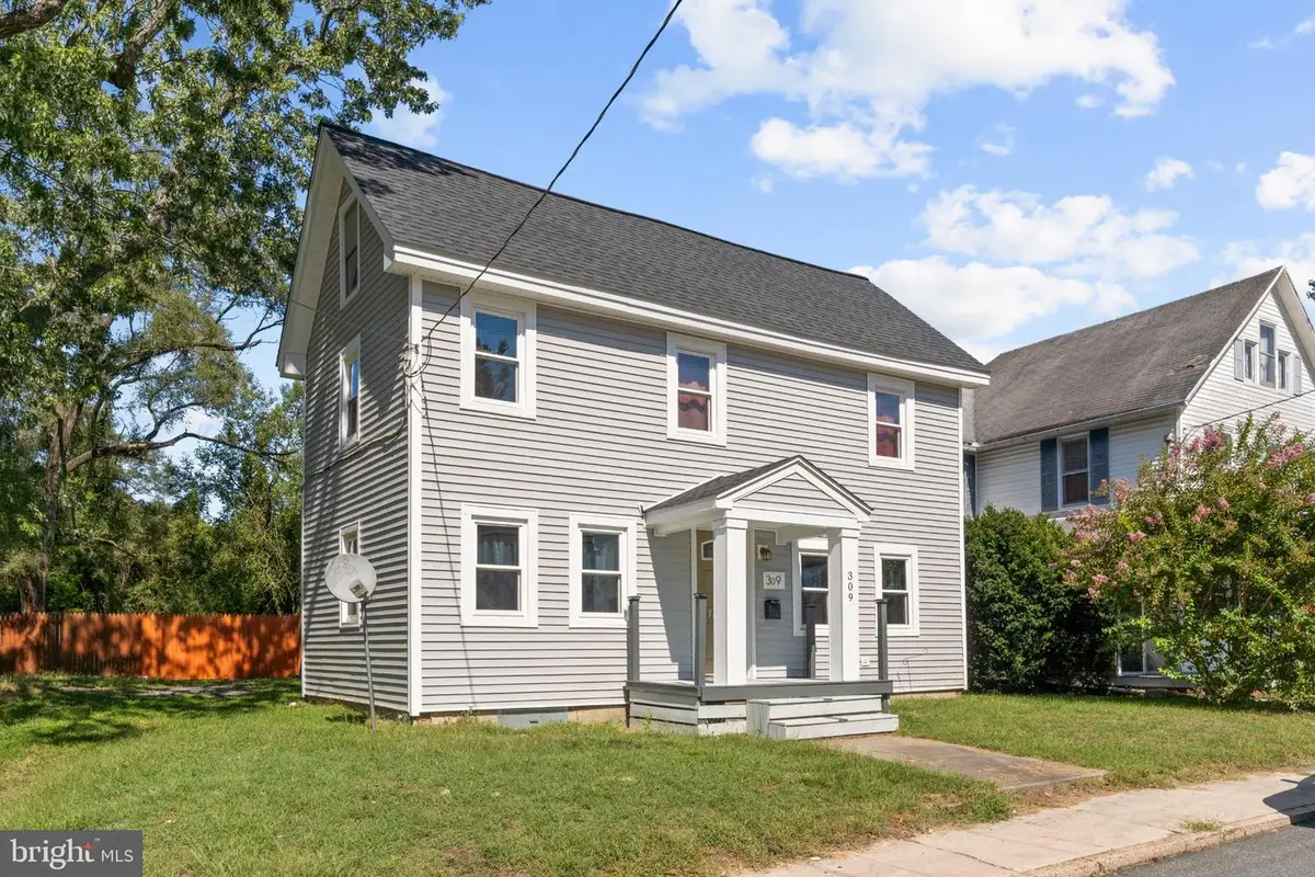 309 E 6th St, Laurel, DE 19956 - #1