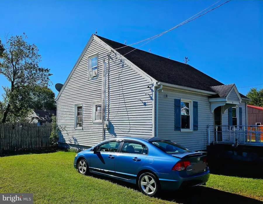 105 E 3rd St, Seaford, DE 19973 - #2
