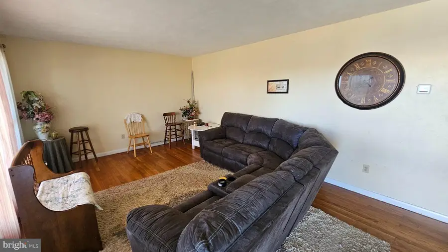 210 N Market St, Seaford, DE 19973 - #3