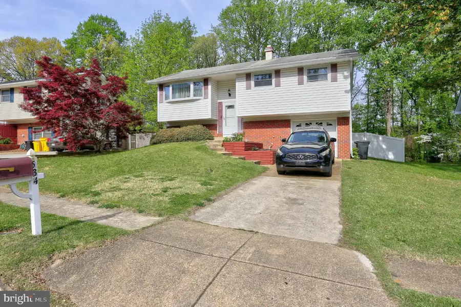 534 Crestpark Dr, Glen Burnie, MD 21061 - #2