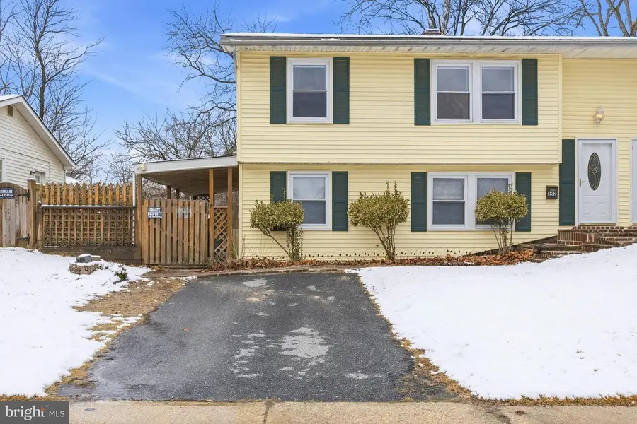 652 Chapelview Dr, Odenton, MD 21113 - #2