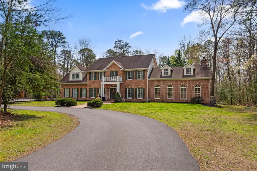 301 Sturtons Ln, Pasadena, MD 21122 - Image #2