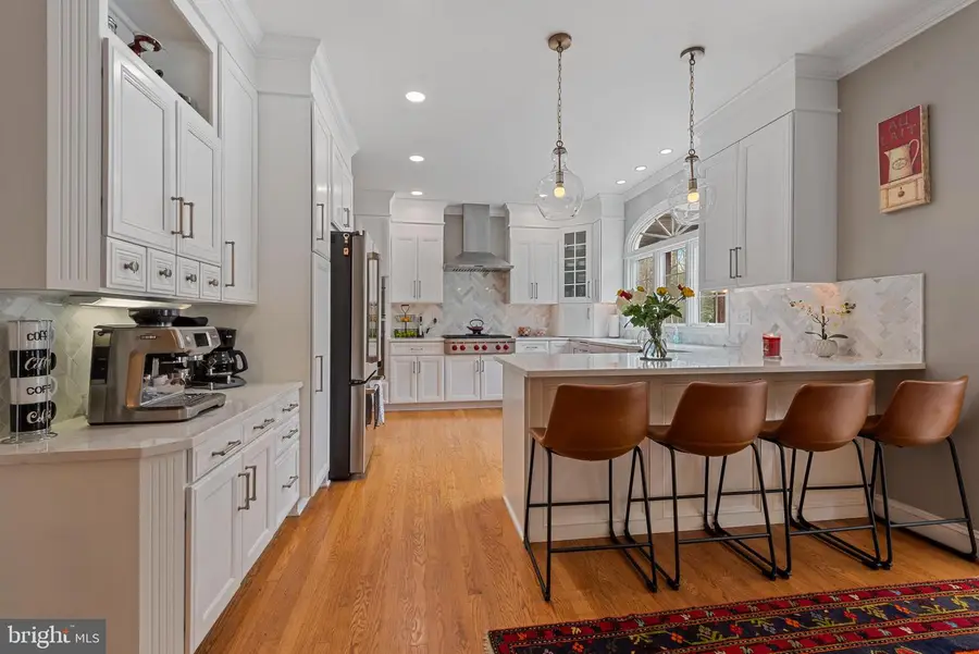 301 Sturtons Ln, Pasadena, MD 21122 - Image #3