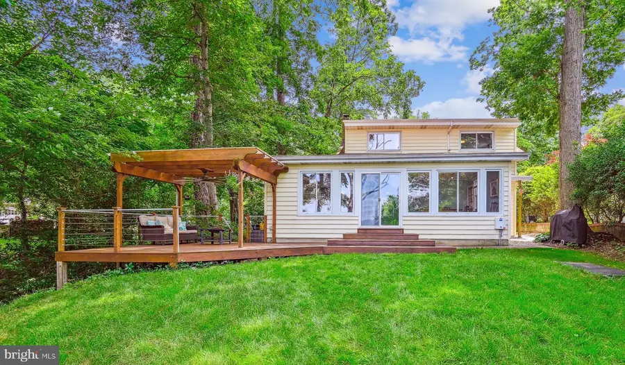 2946 Edgewater Dr, Edgewater, MD 21037 - Image #2