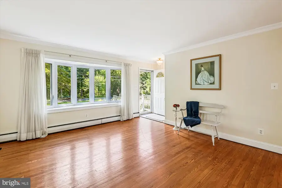 289 Hillsmere Dr, Annapolis, MD 21403 - Image #2