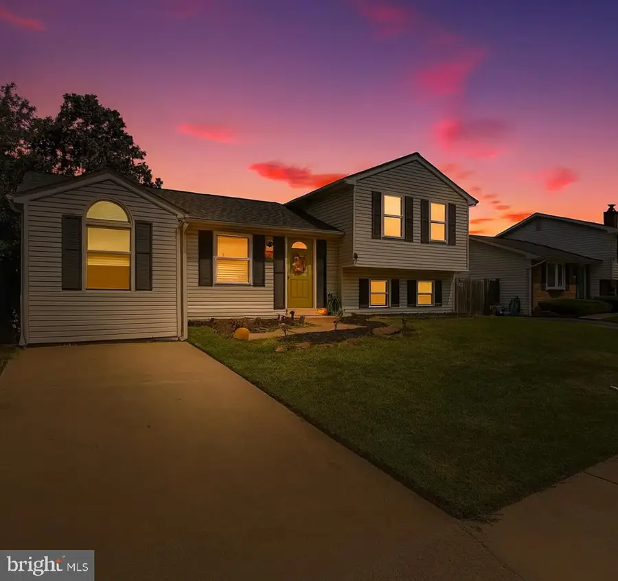 7913 Kings Bench Pl, Pasadena, MD 21122 - Image #2