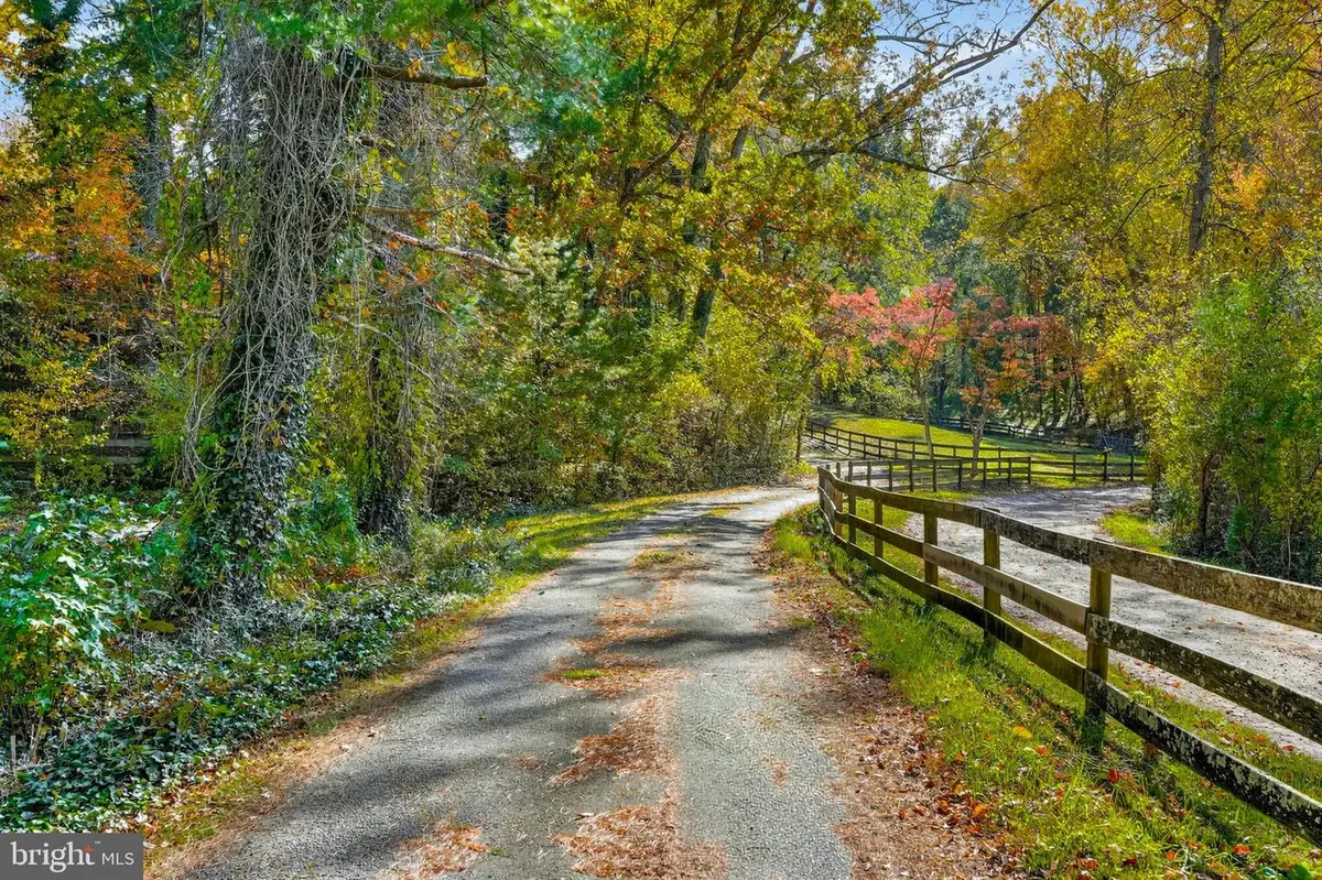 385 Mill Swamp Rd, Edgewater, MD 21037 - Image #1