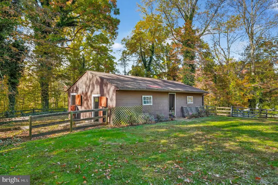 385 Mill Swamp Rd, Edgewater, MD 21037 - Image #3