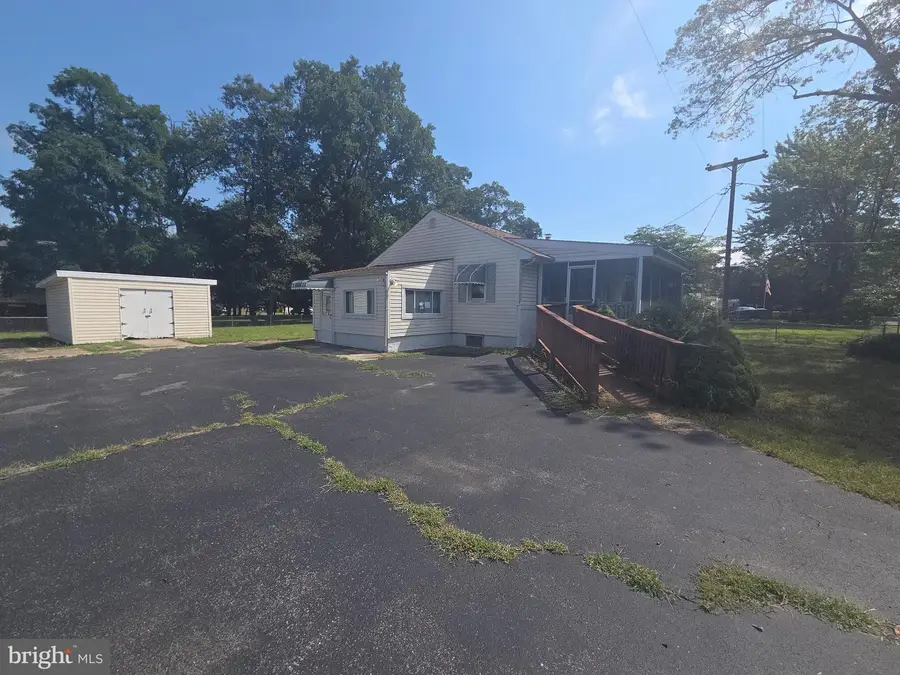 1814 Division Rd, Pasadena, MD 21122 - Image #2