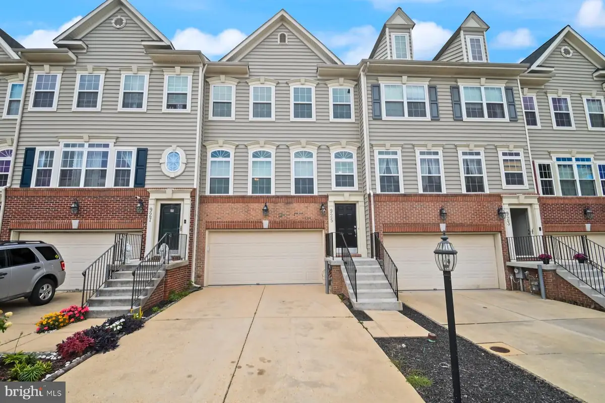 925 Indigo Bunting Ln, Glen Burnie, MD 21060 - #1
