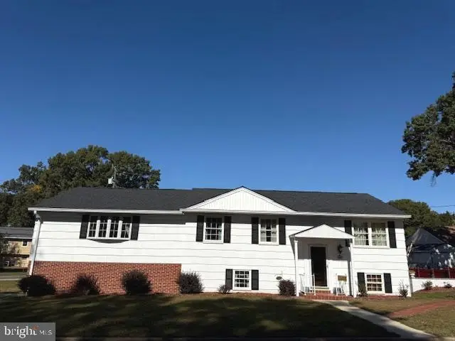 750 215th St, Pasadena, MD 21122 - Image #1