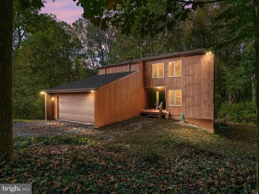 812 Richardson Dr, Harwood, MD 20776 - Image #3